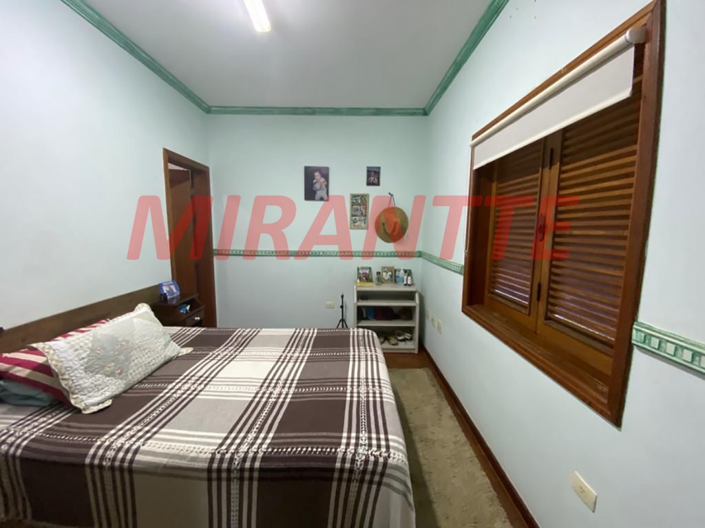 Sobrado de 700m² com 4 quartos em Serra Da Cantareira