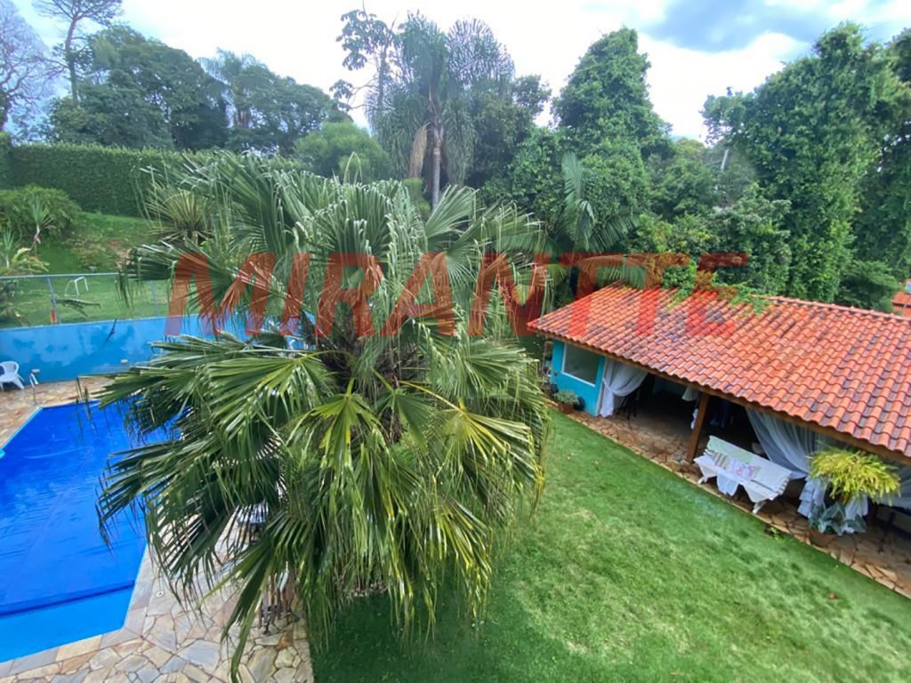 Sobrado de 700m² com 4 quartos em Serra Da Cantareira