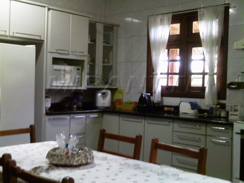 Sobrado de 557m² com 4 quartos em Serra da Cantareira