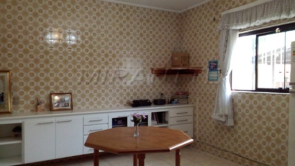 Casa terrea de 206m² com 3 quartos em Parque Edu Chaves