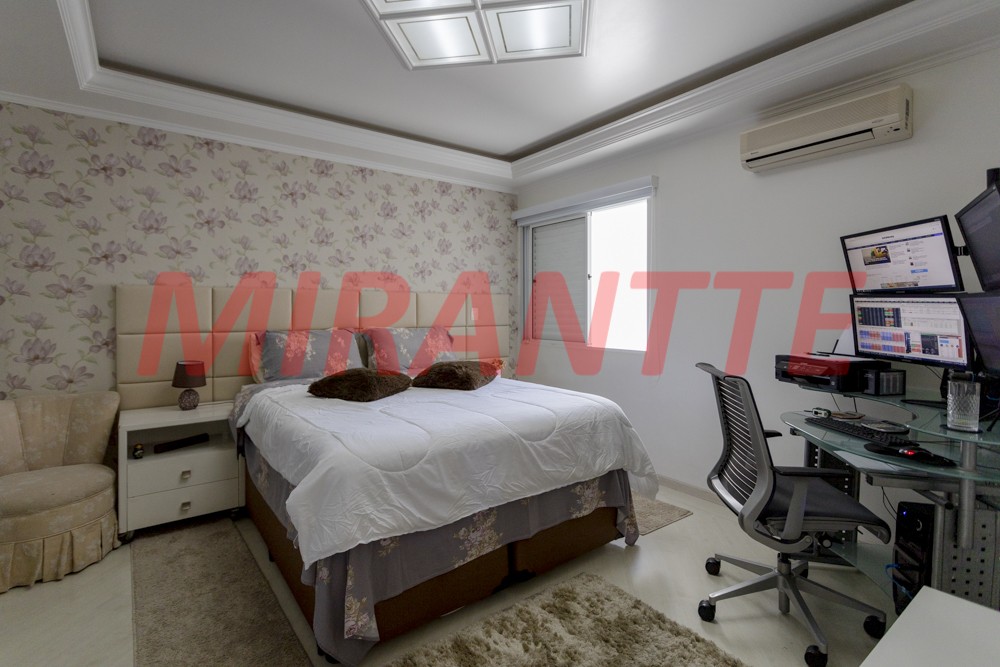 Sobrado de 450m² com 4 quartos em Tucuruvi