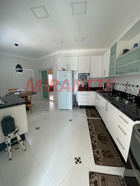 Sobrado de 380m² com 4 quartos em Jardim França