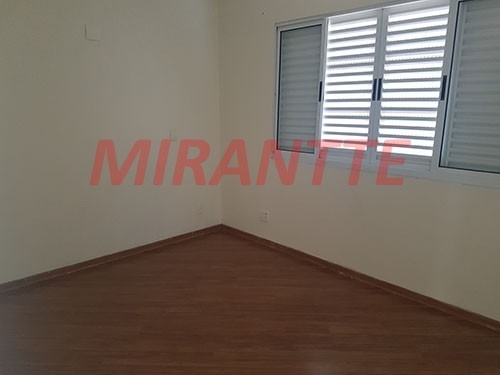 Sobrado de 220m² com 3 quartos em Jardim Bibi
