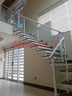 Sobrado de 220m² com 3 quartos em Jardim Bibi