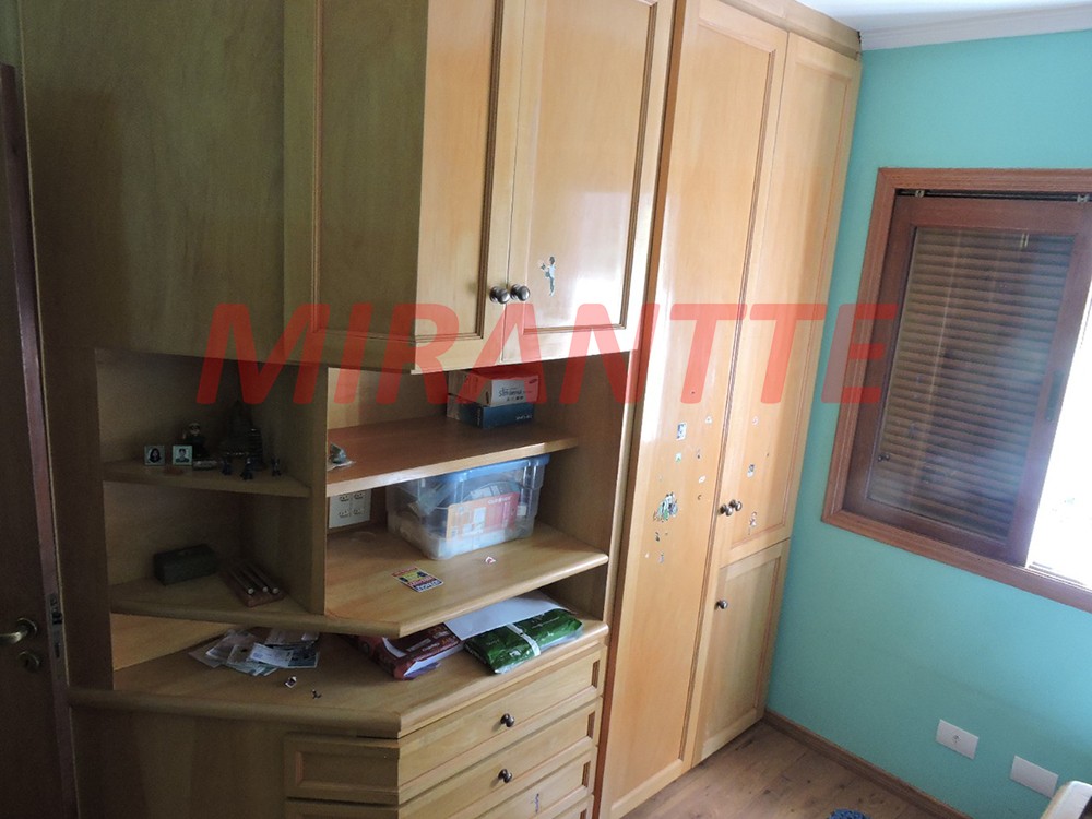 Cond. fechado de 147m² com 3 quartos em Tremembe