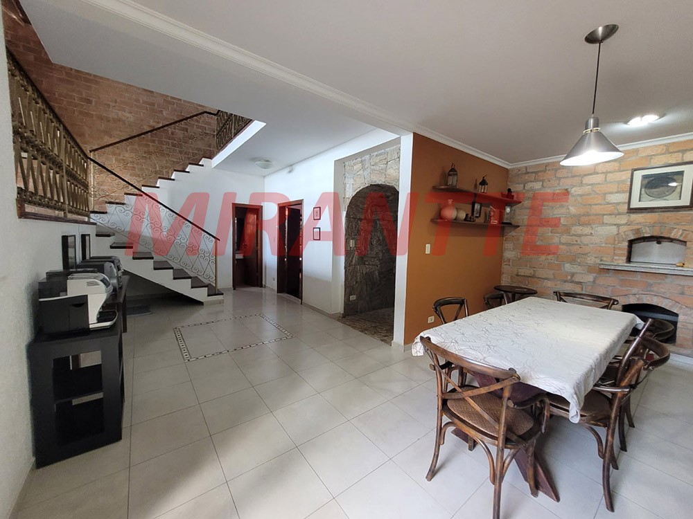 Sobrado de 500m² com 4 quartos em Serra Da Cantareira