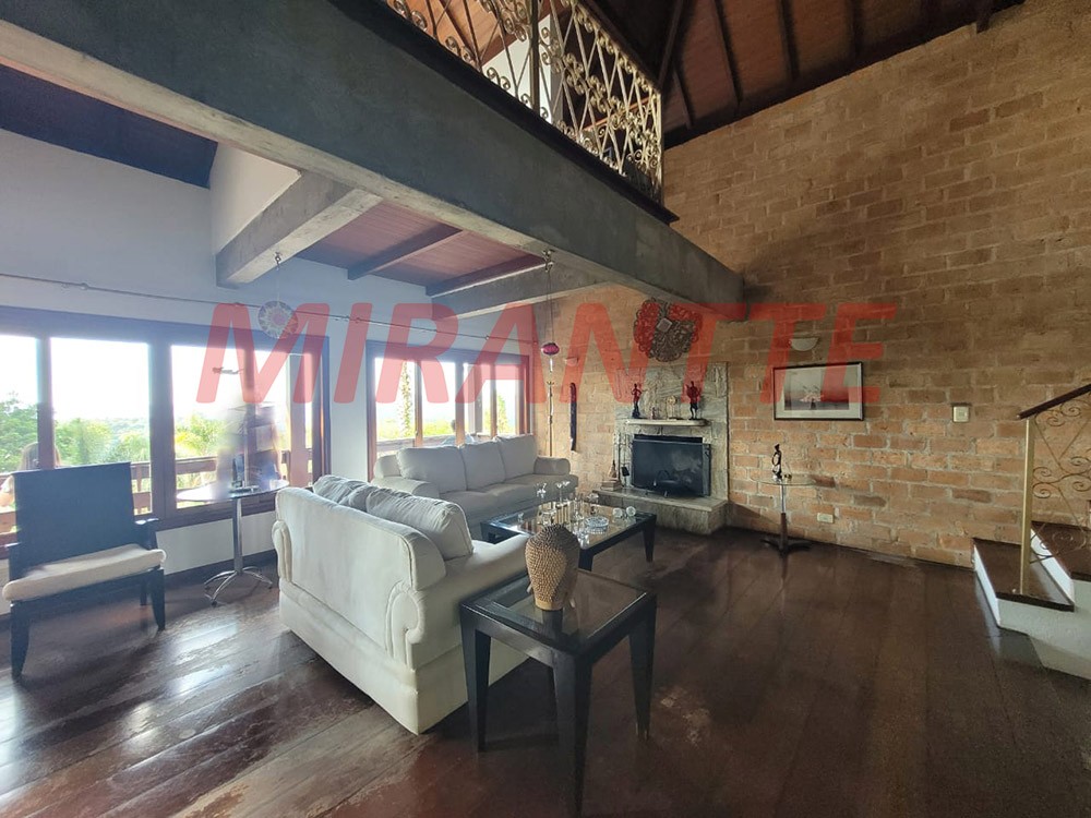 Sobrado de 500m² com 4 quartos em Serra Da Cantareira