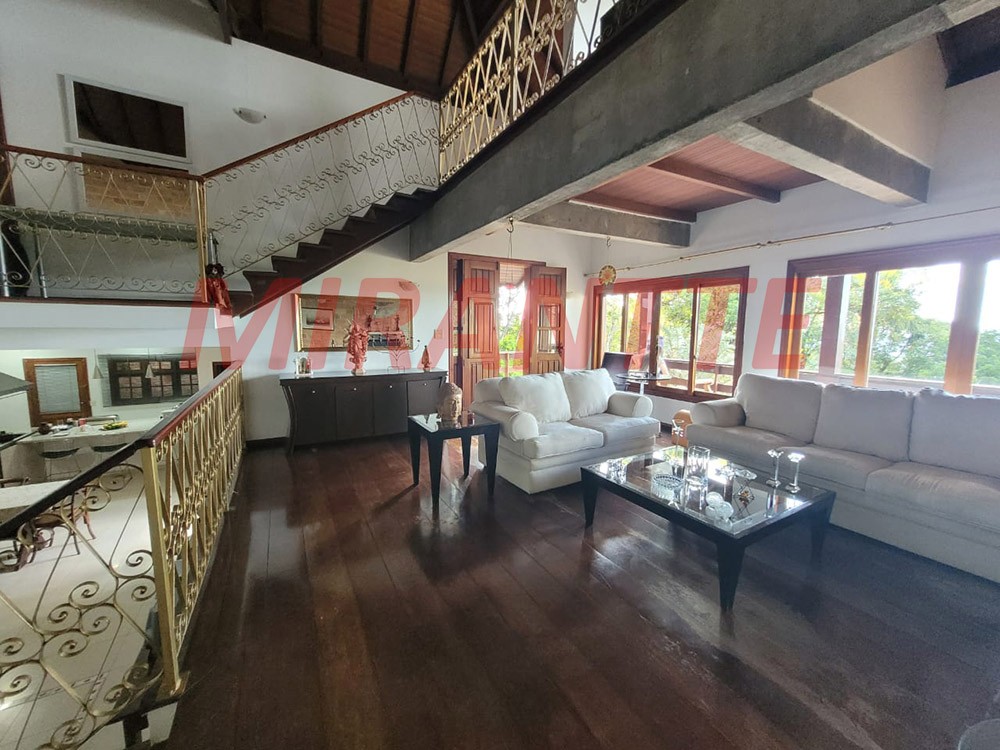 Sobrado de 500m² com 4 quartos em Serra Da Cantareira