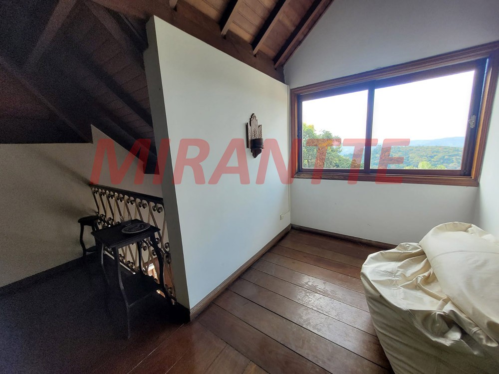 Sobrado de 500m² com 4 quartos em Serra Da Cantareira