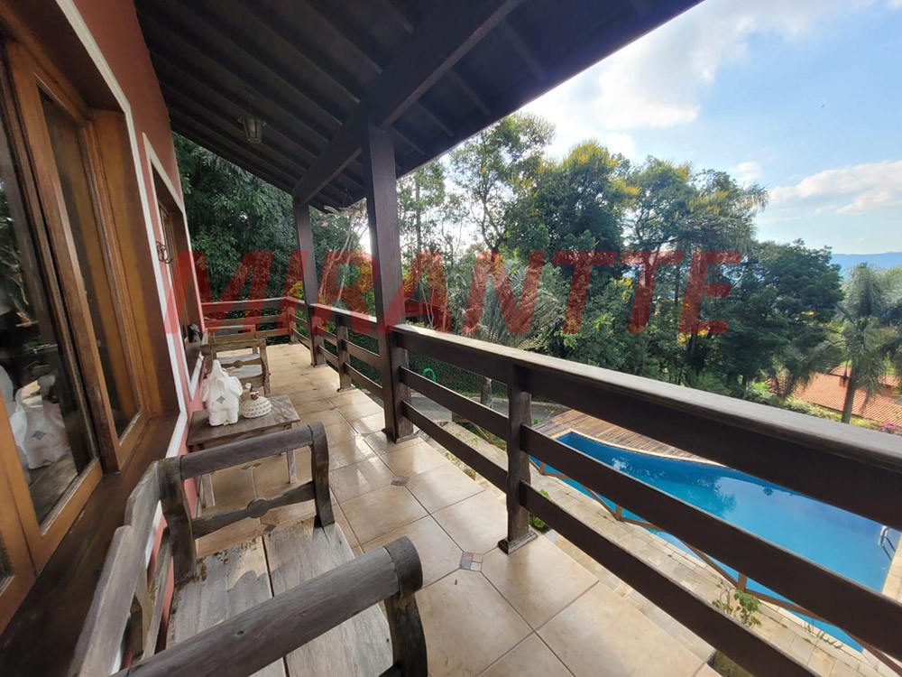 Sobrado de 500m² com 4 quartos em Serra Da Cantareira