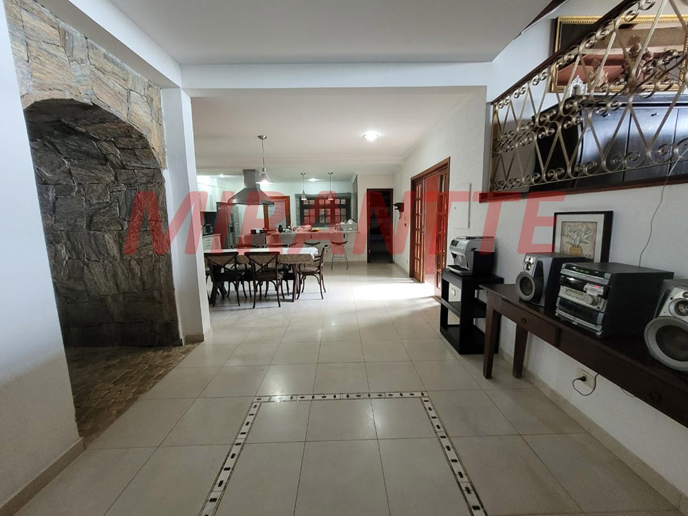 Sobrado de 500m² com 4 quartos em Serra Da Cantareira