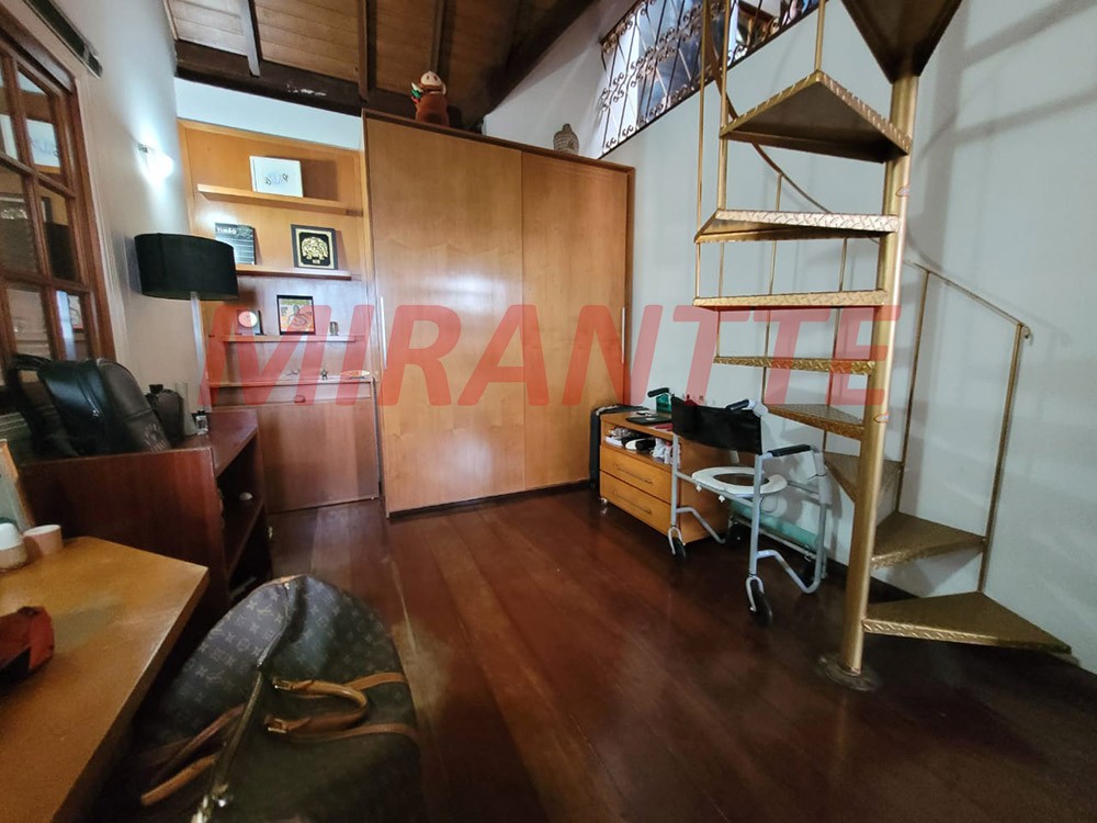 Sobrado de 500m² com 4 quartos em Serra Da Cantareira