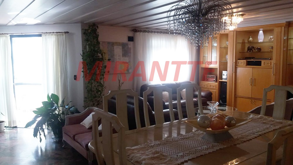 Apartamento com 4 quartos em Santana