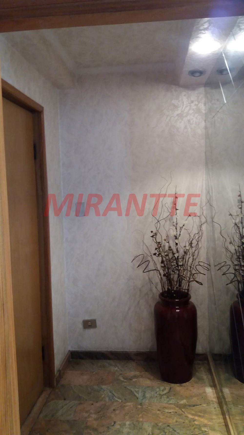 Apartamento com 4 quartos em Santana