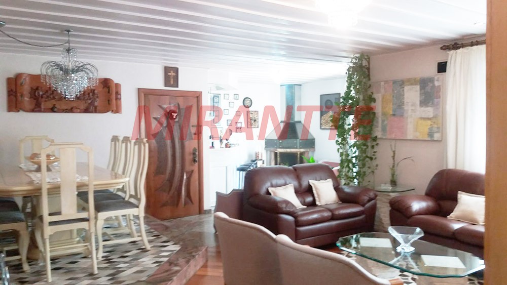 Apartamento com 4 quartos em Santana