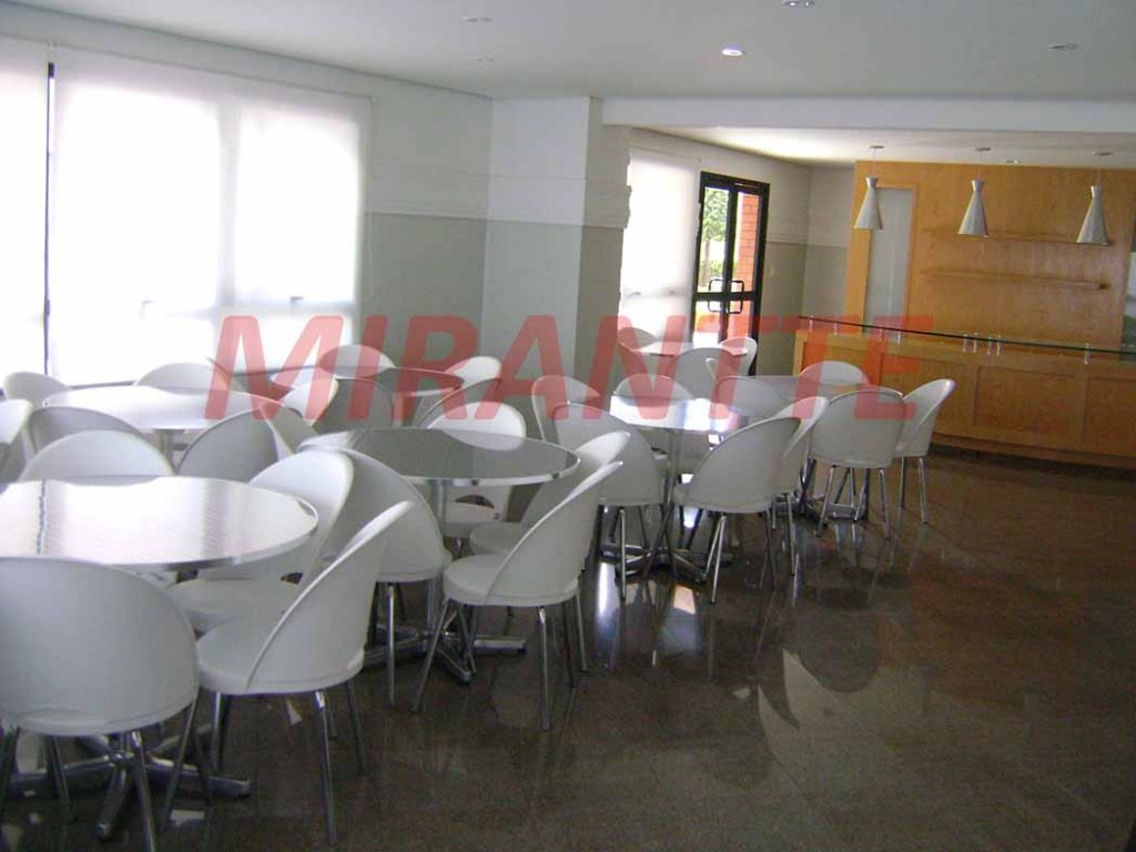 Apartamento de 200m² com 4 quartos em Água Fria