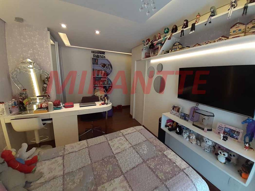 Apartamento de 200m² com 4 quartos em Água Fria