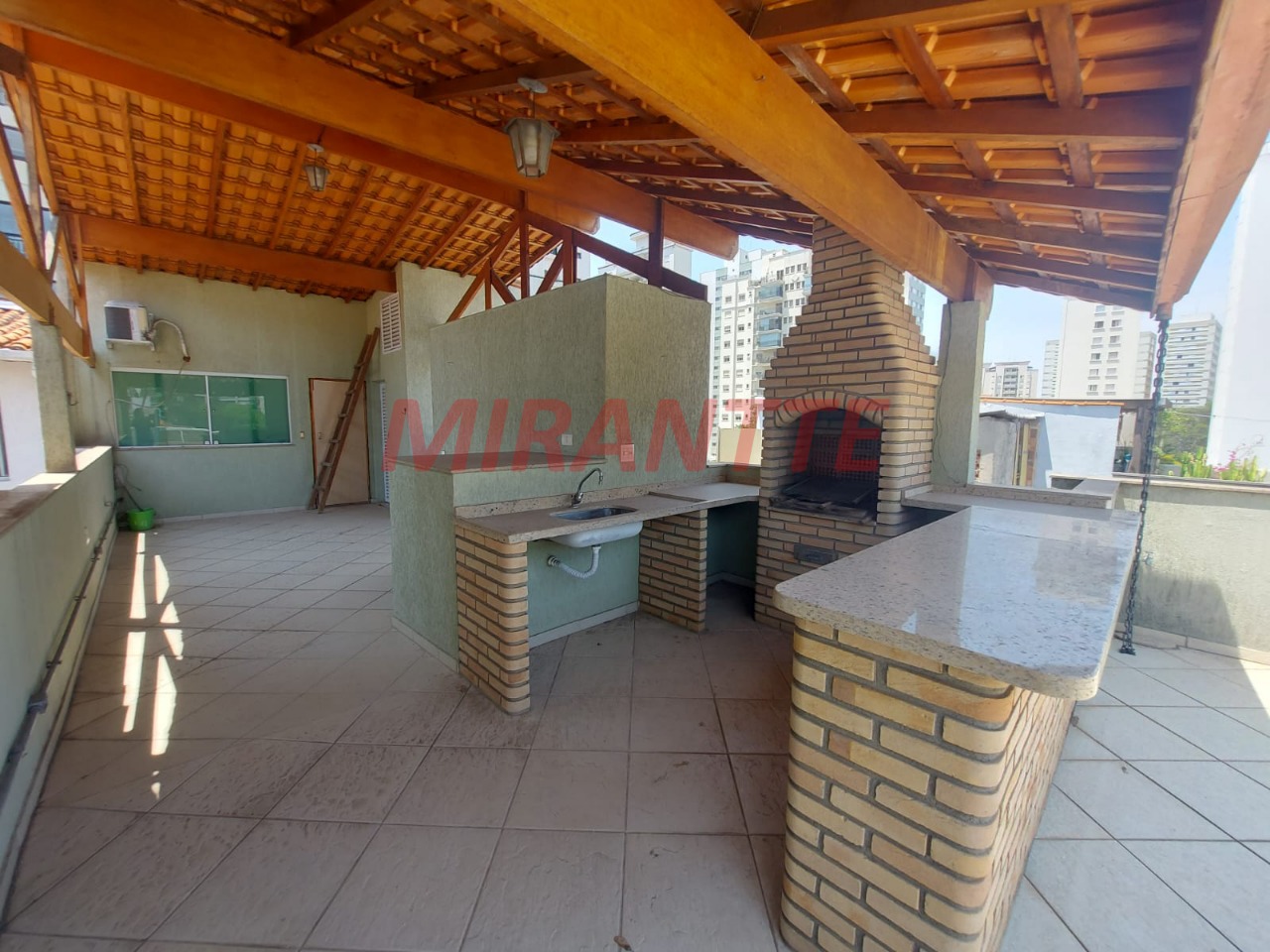 Sobrado de 176m² com 3 quartos em Santana