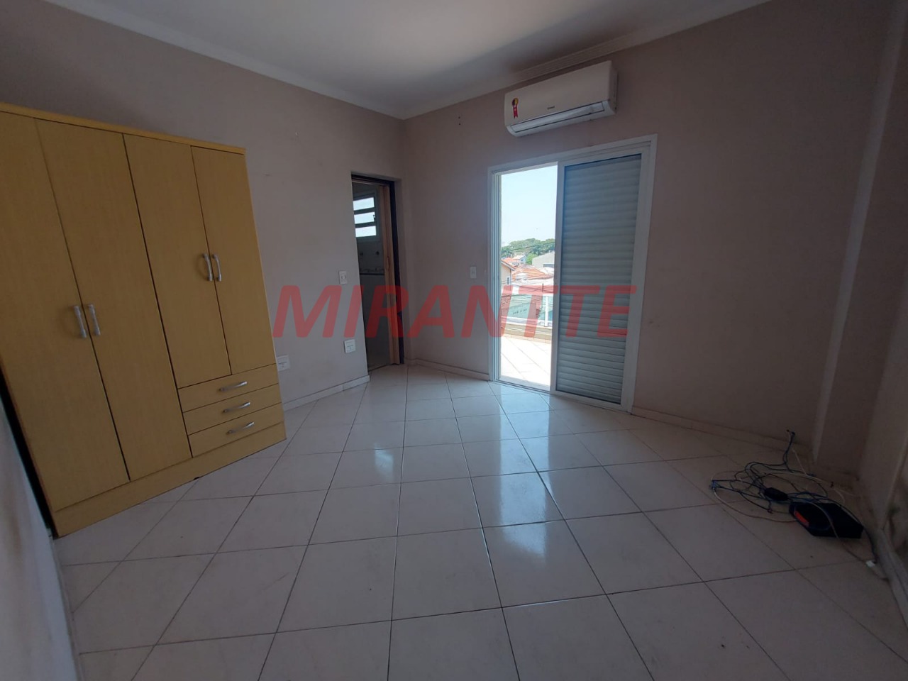 Sobrado de 176m² com 3 quartos em Santana