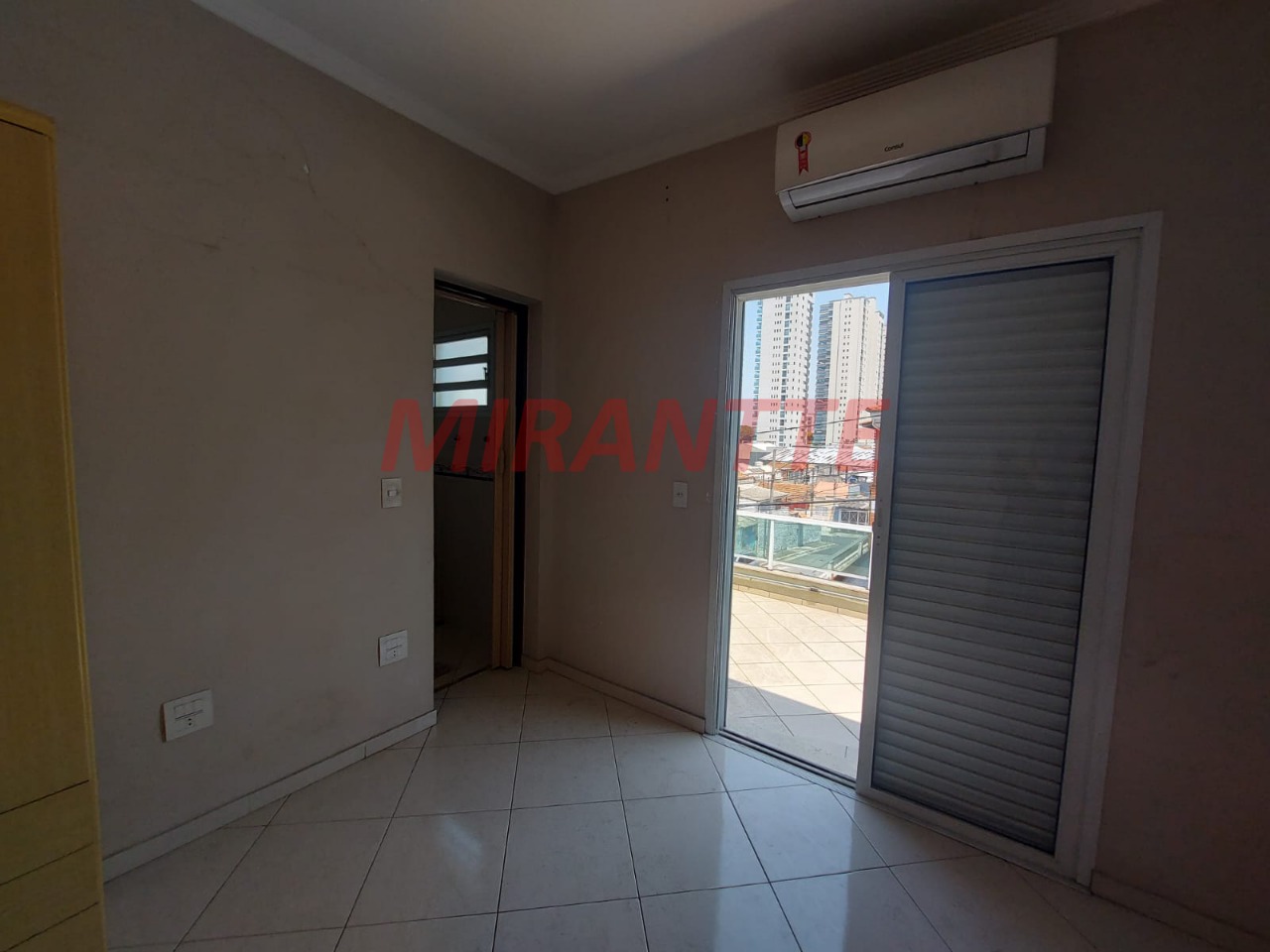 Sobrado de 176m² com 3 quartos em Santana
