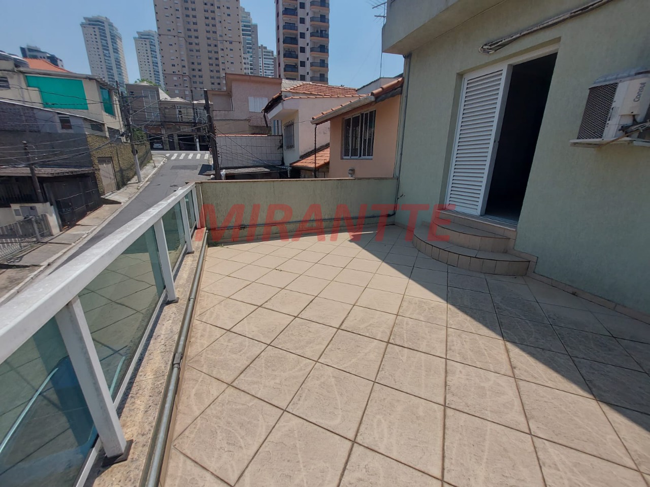 Sobrado de 176m² com 3 quartos em Santana