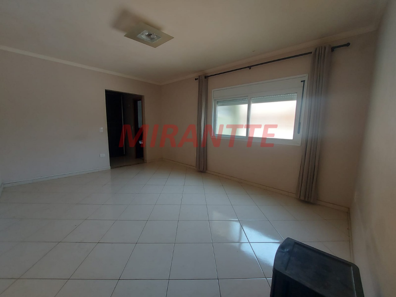 Sobrado de 176m² com 3 quartos em Santana