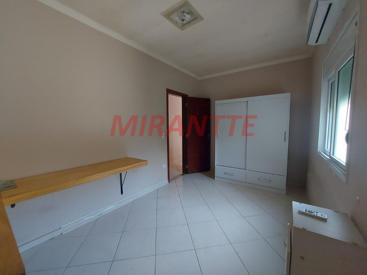 Sobrado de 176m² com 3 quartos em Santana