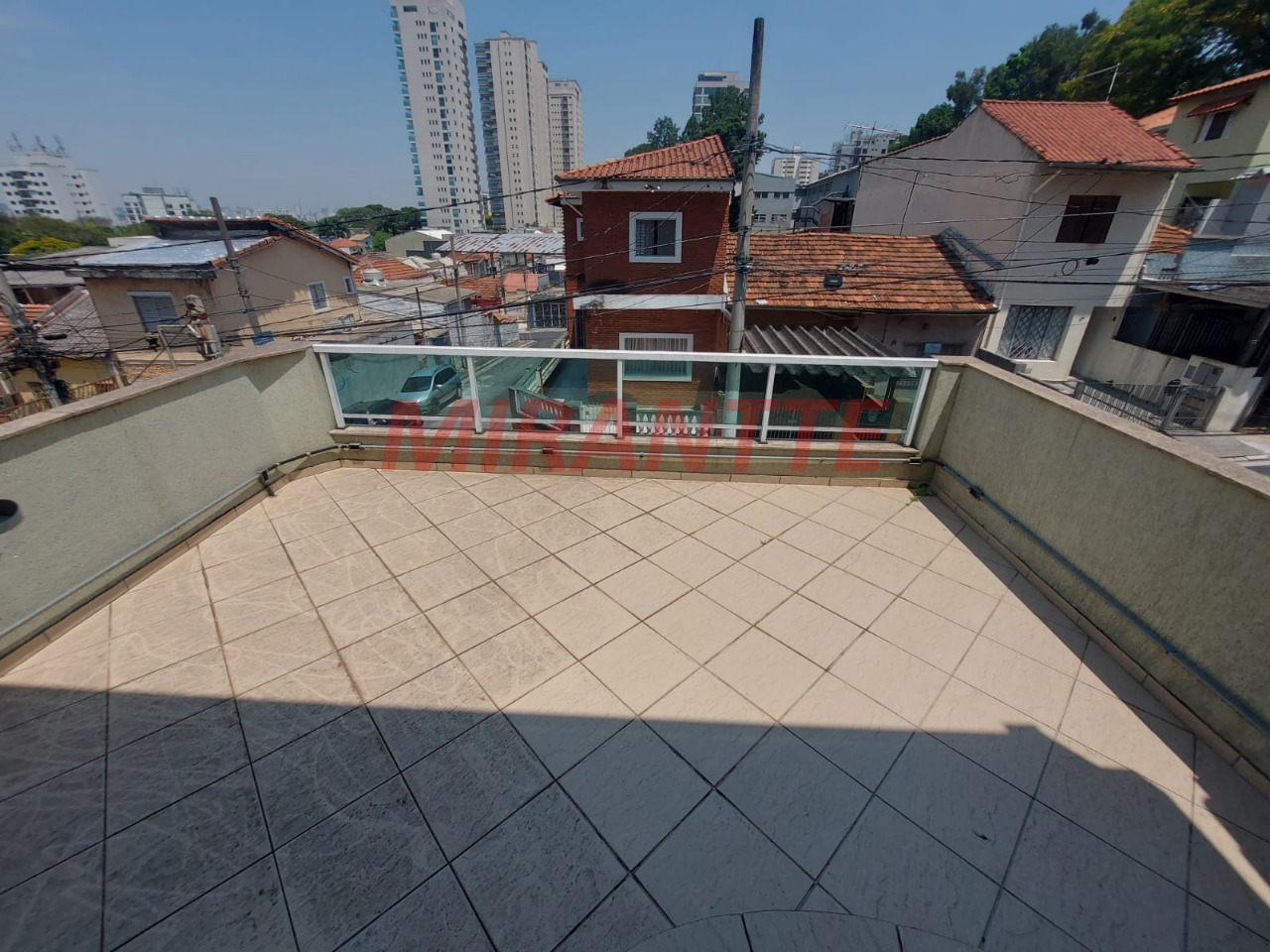 Sobrado de 176m² com 3 quartos em Santana