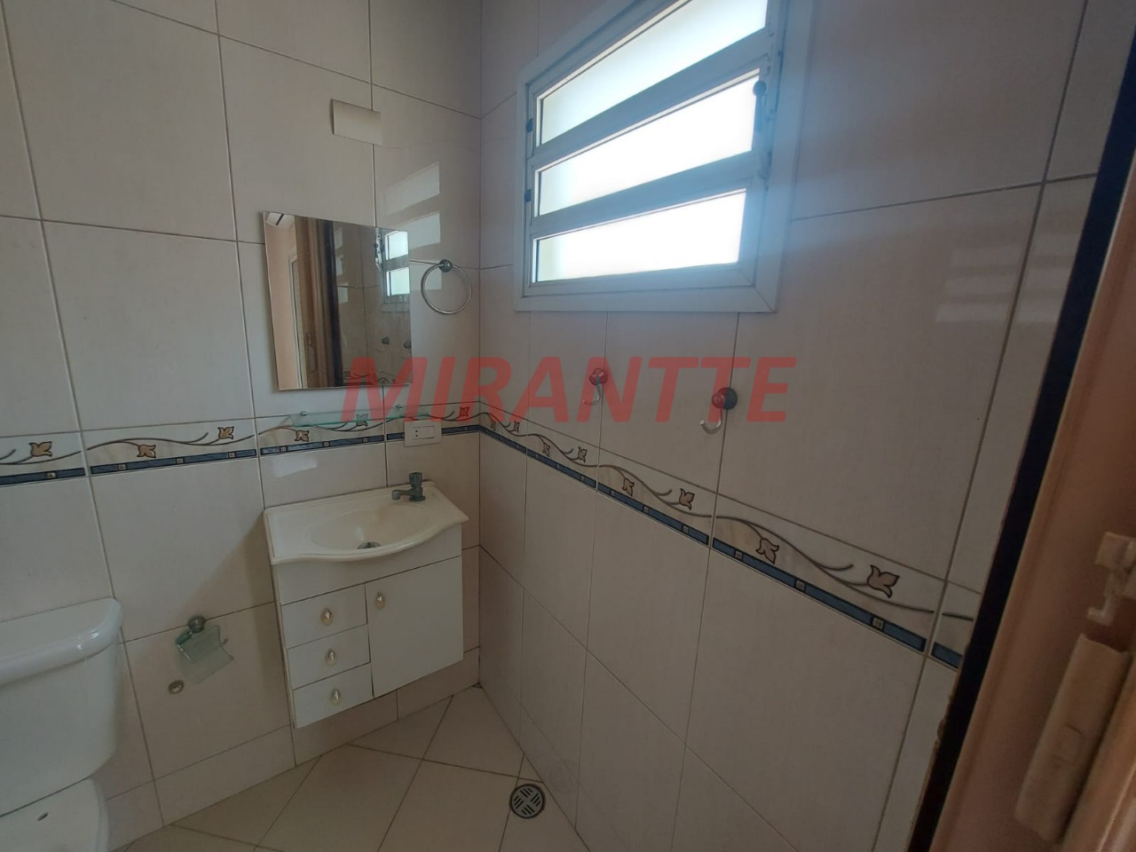 Sobrado de 176m² com 3 quartos em Santana