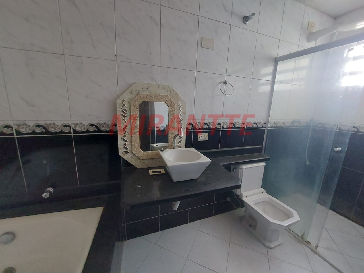 Sobrado de 176m² com 3 quartos em Santana
