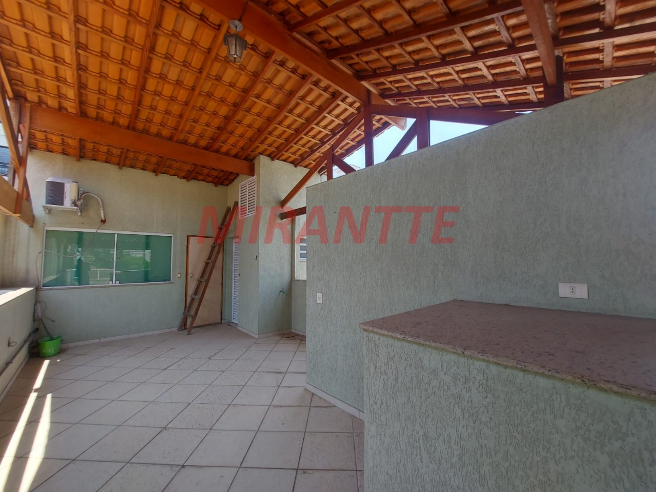 Sobrado de 176m² com 3 quartos em Santana