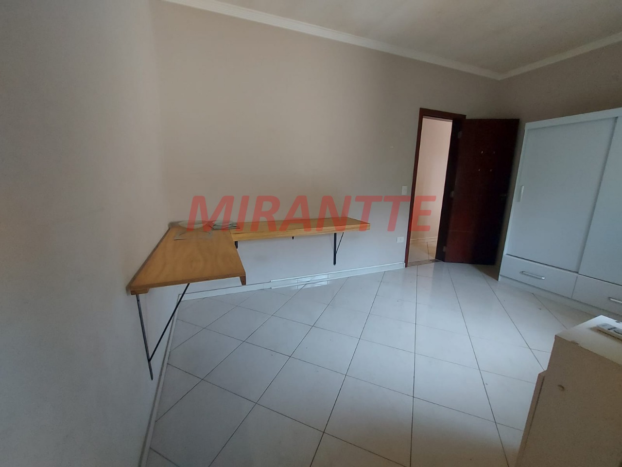 Sobrado de 176m² com 3 quartos em Santana