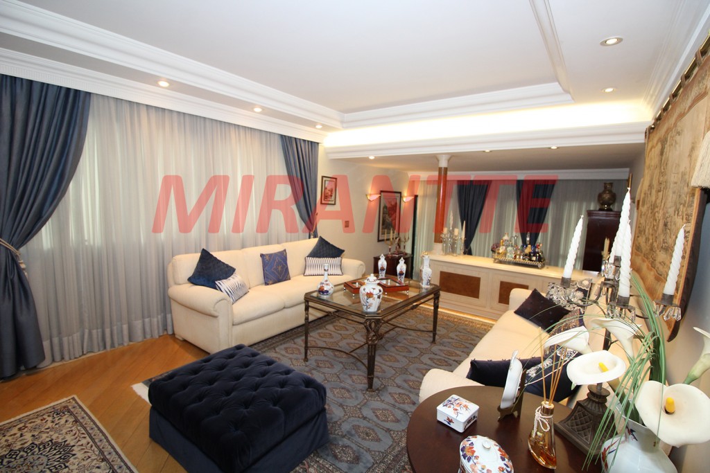 Apartamento de 246m² com 4 quartos em Água Fria