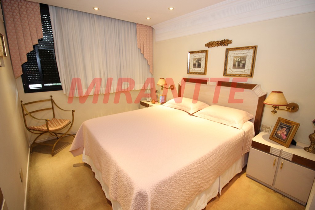 Apartamento de 246m² com 4 quartos em Água Fria