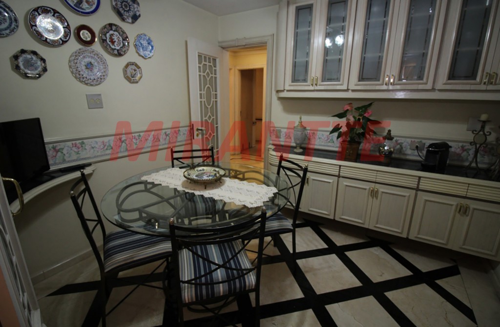 Apartamento de 246m² com 4 quartos em Água Fria