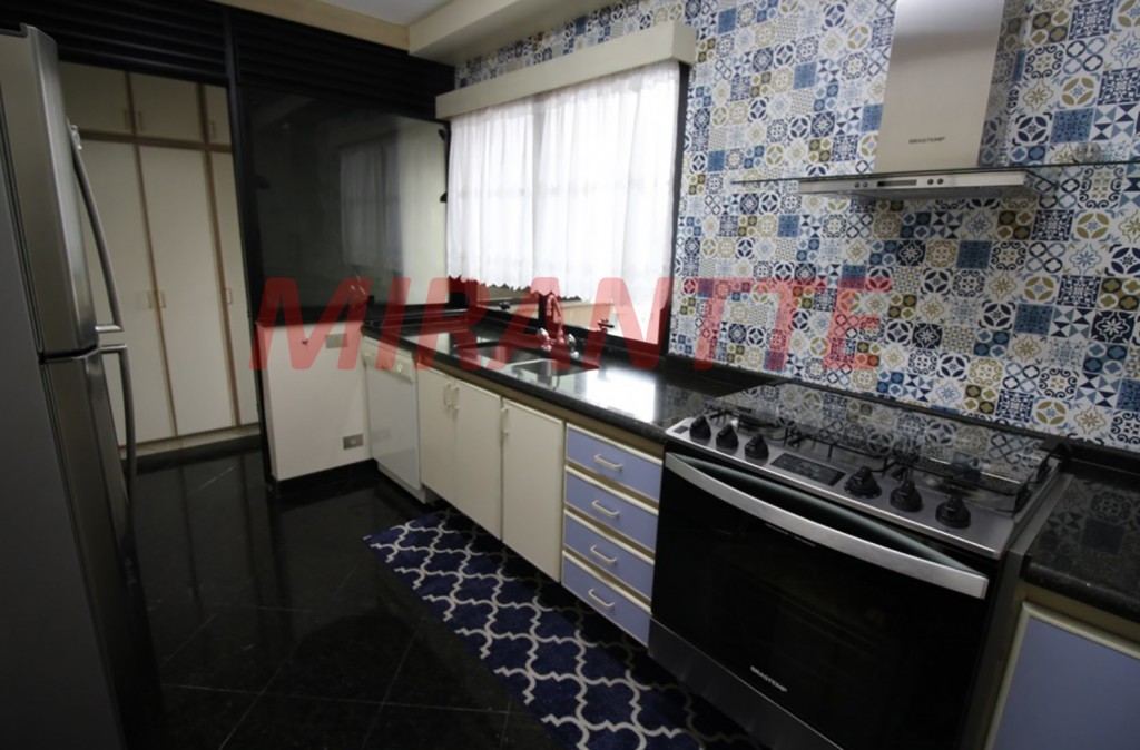 Apartamento de 246m² com 4 quartos em Água Fria