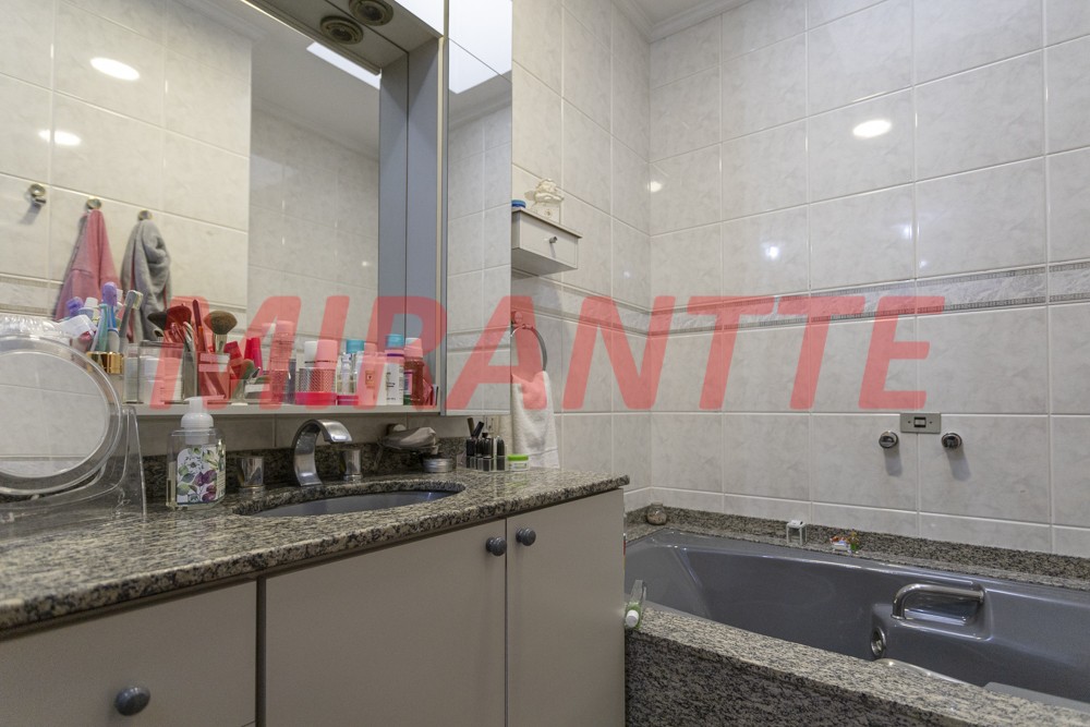 Sobrado de 314m² com 5 quartos em Santana