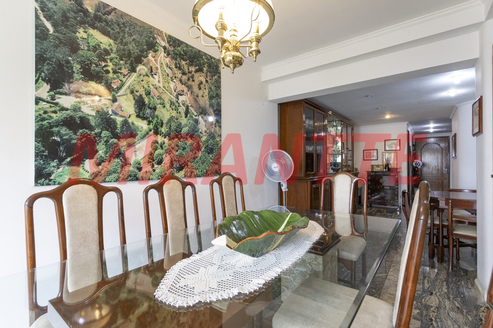 Sobrado de 314m² com 5 quartos em Santana