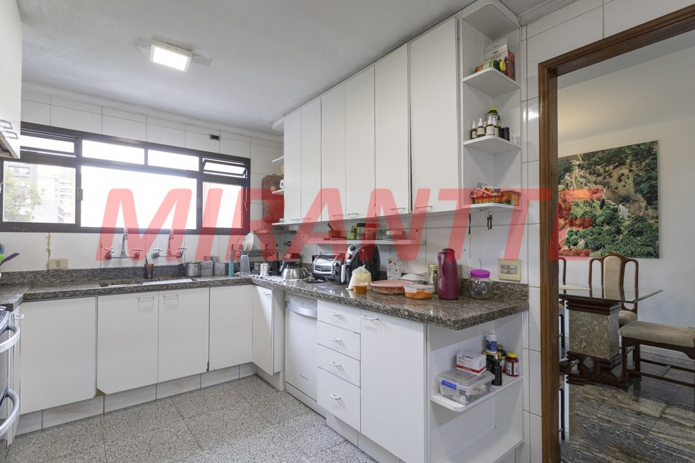 Sobrado de 314m² com 5 quartos em Santana