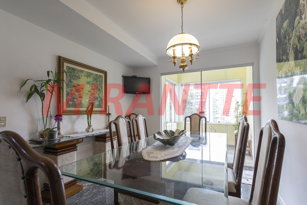 Sobrado de 314m² com 5 quartos em Santana