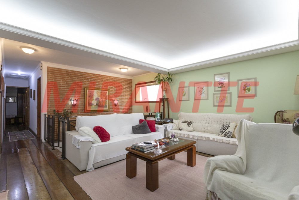 Sobrado de 314m² com 5 quartos em Santana