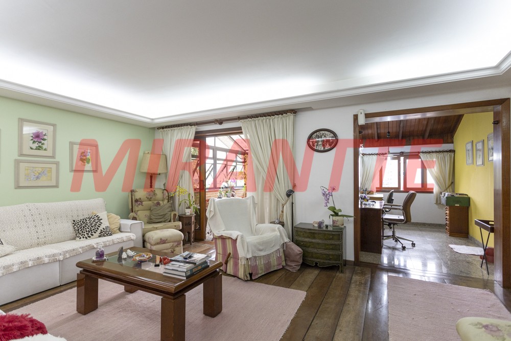 Sobrado de 314m² com 5 quartos em Santana
