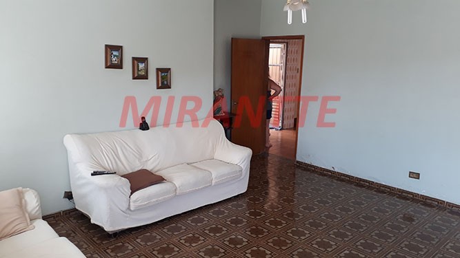 Casa terrea de 250m² com 3 quartos em Vila Nivi