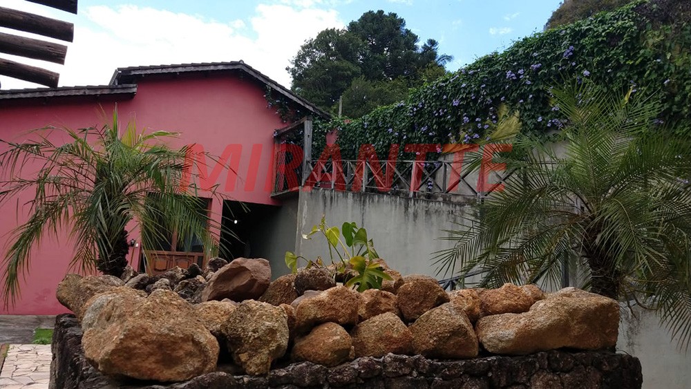Sobrado de 580m² com 5 quartos em Serra Da Cantareira