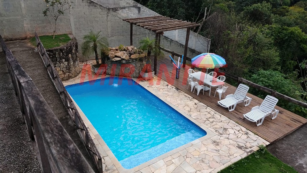 Sobrado de 580m² com 5 quartos em Serra Da Cantareira