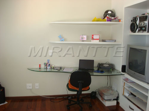 Apartamento de 262m² com 4 quartos em Horto Florestal