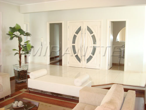 Apartamento de 262m² com 4 quartos em Horto Florestal
