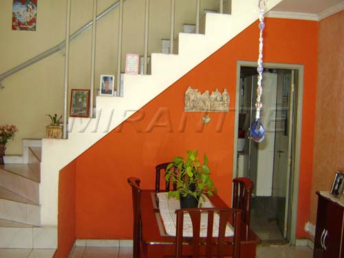 Sobrado de 150m² com 3 quartos em Vila Nilo