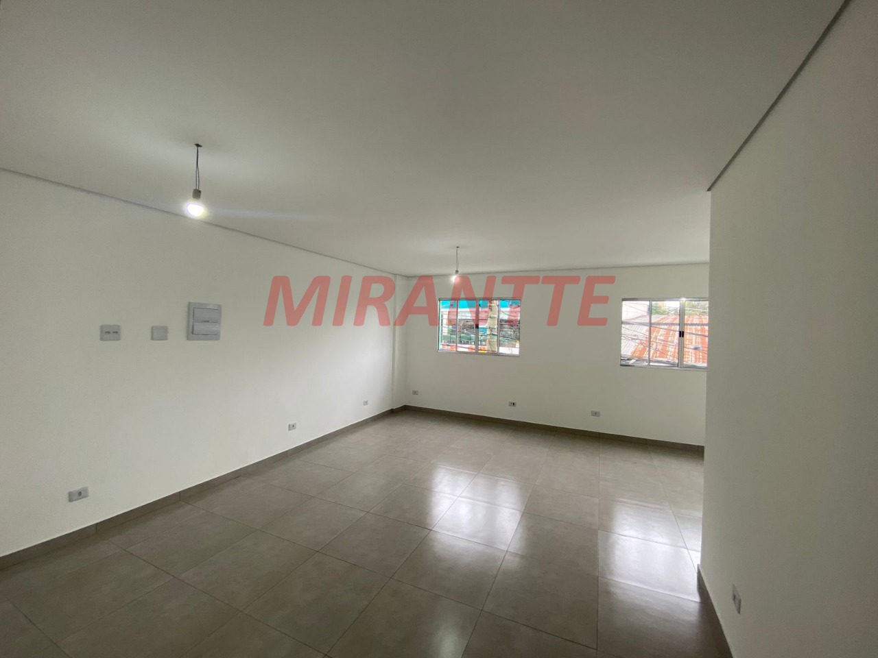 Comercial de 268m² em Santana