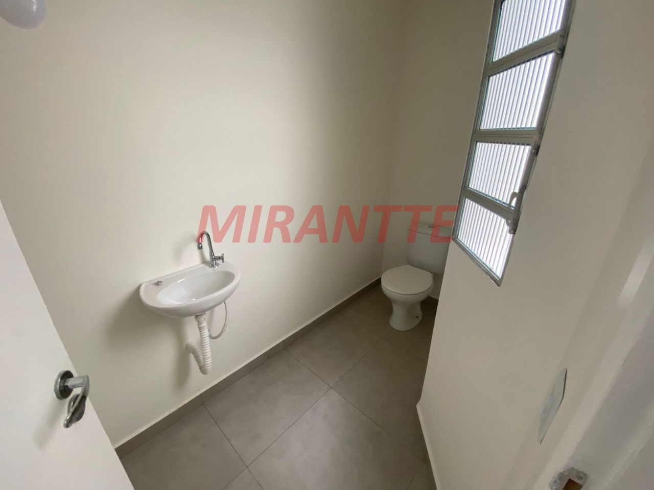 Comercial de 268m² em Santana